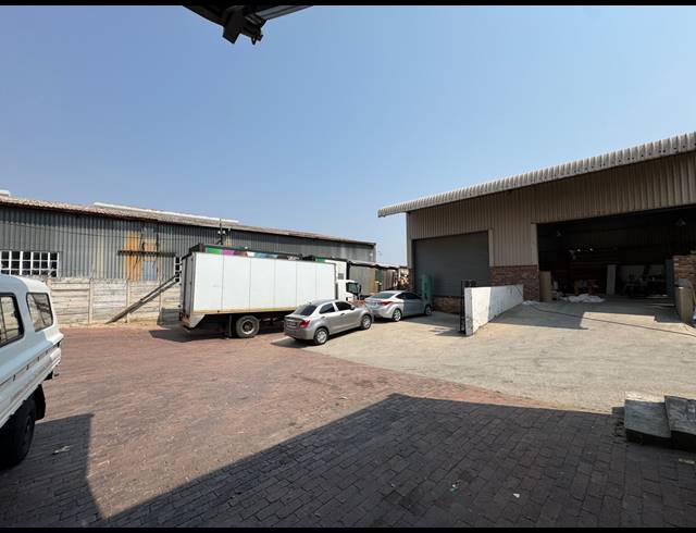 3,000M² WAREHOUSE FOR SALE IN WYNBERG